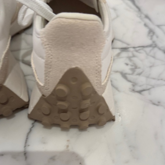 New Balance Women's Sneakers in Cream and White - Picture 4 of 5